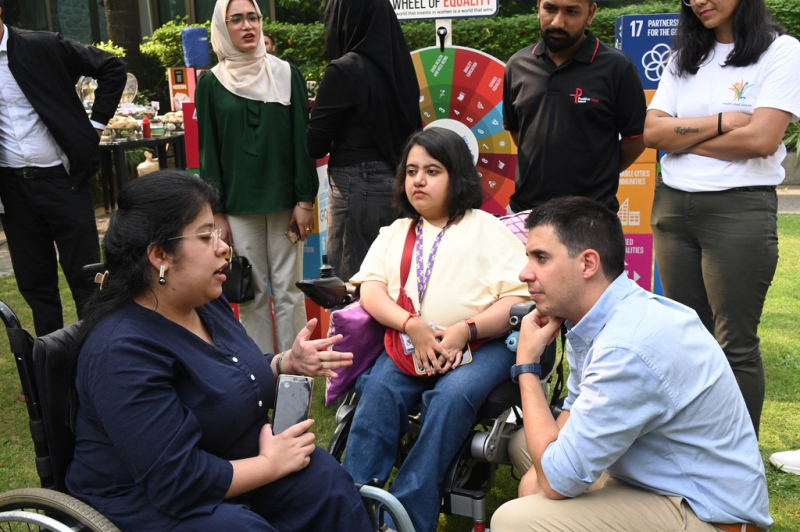 Молодые участники размышляли о своих личных путешествиях, трудностях и мотивации как создатели перемен, предприниматели и адвокаты