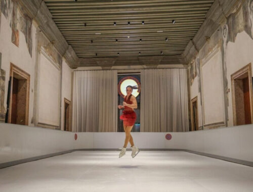 В Венеции установили каток внутри исторического палаццо