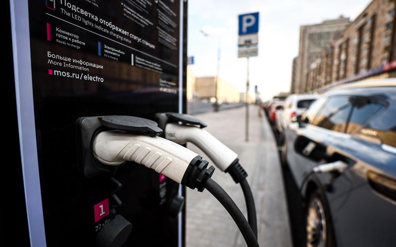 ГД отклонила проект об оборудовании парковок зарядками для