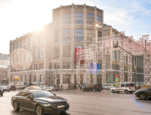 Глобус завращался: завершена реставрация фасадов Центрального