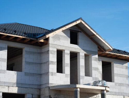 Названы самые популярные материалы для строительства домов в 2025 году