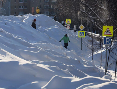 В Госдуме предложили увеличить штрафы за плохую уборку снега во дворах