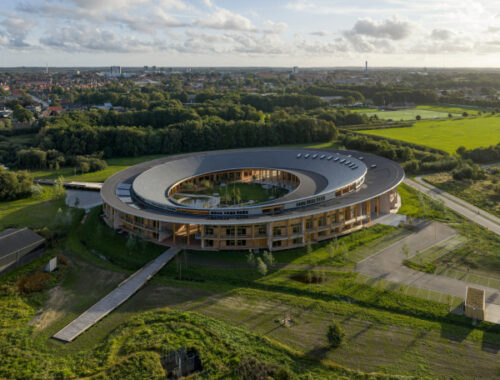 Завершено строительство Колледжа ремёсел в Хернинге, Дания Завершено строительство Колледжа ремёсел в Хернинге, Дания